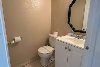 Image de Cozy 2-bedroom condo in serene Houston with Ac comfort