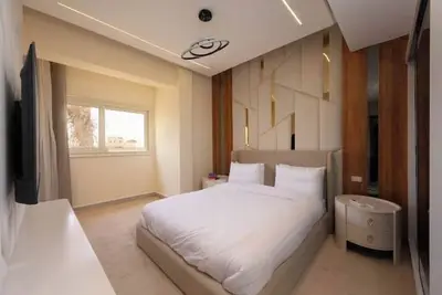 Image de Luxurious 6-Bedroom Villa with Private Pool in Concord Gardens