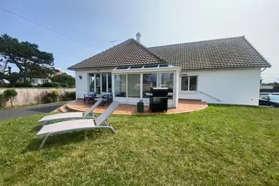 Image de Grande maison familiale 50m de la plage