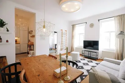 Image de Enchanting 3-Room Oasis: Balcony, Ideal Transit