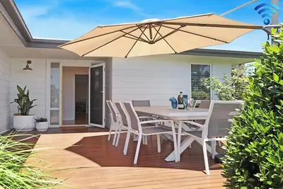 Image de North Star – flexible home with separate granny flat, multiple living areas, gardens and firepit