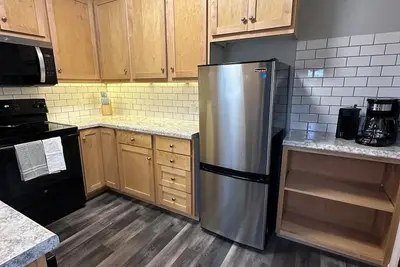 Image de Updated Main Level Living 2b/2br One Mile to Mayo Within Walking Distance