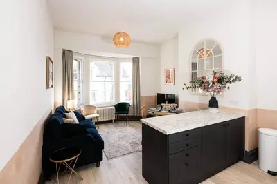 Image de Stylish Grade Ii Listed 2 Bed Flat w. Roof Terrace