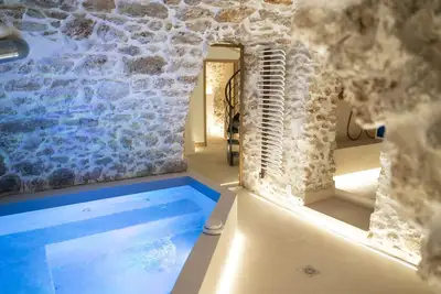 Image de Kaza Bella - Marais Apartment with private mini pool