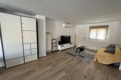 Image de Modern Studio Retreat with Private Pool & Mountain Views in Málaga