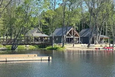 Image de Lakefront Private Resort 32 Guests