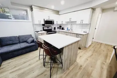 Image de Cozy 1 Bedroom Basement Suite