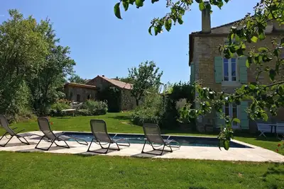 Image de Jolie Quercynoise avec piscine privée – Calme & nature à Luzech