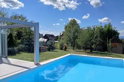 Image de Charming home with pool and jacuzzi amid vineyards near Kloštar Ivanić.