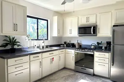 Image de Downtown Prime Apartment - Walk to Ferry