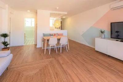 Image de La Provence - Stunning Bay and Port views from Your Private Terrace