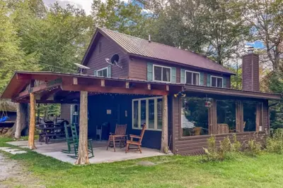 Image de Pet-Friendly Waterfront Cabin on Fourth Lake