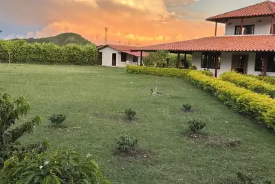 Image de Peaceful Farmhouse • 10 Min to Roldanillo • Perfect for Paragliders