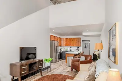 Image de Charming Appleton Condo Downtown, Modern Loft