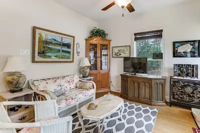 Image de Work From Home: Peaceful Conroe Escape w/ Patio!