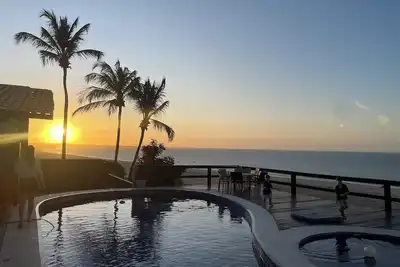 Image de Casa de Praia Luxuosa com Vista Panorâmica – 6 Quartos entre Cumbuco e Taíba