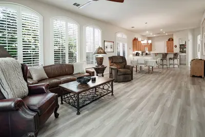 Image de New Listing! Free golf cart, pvt gated golf resort. Beautiful home comm pool, Indian Palms #051797