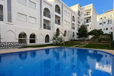 Image de Stunning Sea & Pool View Stylish 2br Retreat\nWith 2 balconies