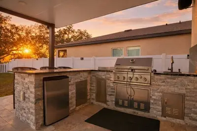 Image de Spacious 4-Bedroom Home with Huge Sunny backyard, Near Busch Gardens/ Clearwater