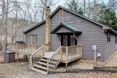 Image de Cozy 2-bedroom riverfront cabin minutes from downtown Ellijay