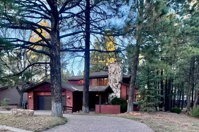 Image de Continental Cabin with Deck Fireplace & Garage