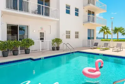 Image de Walk-Out Pool Studio in Brickell and Free Parking