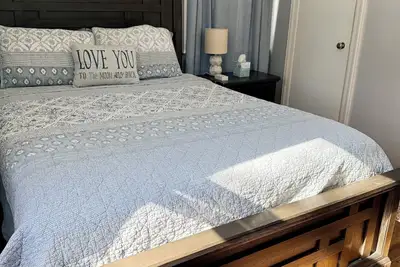 Image de Campus Cottage: Cozy, Convenient, Captivating on Hanover College Campus