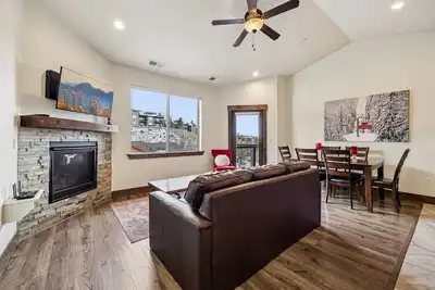 Image de Mountain Modern 2br/2ba Condo at Black Rock Ridge | Garage + Minutes to Park City & Deer Valley