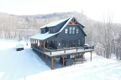 Image de Cozy & Modern Ski Getaway Hot Tub Near Sunday River & Mt Abram-Sleeps 11+