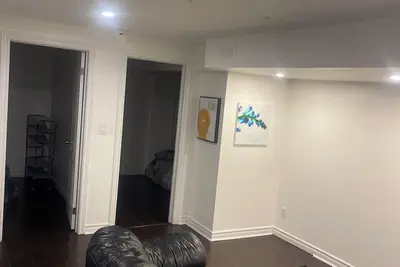 Image de Peaceful luxury calm 2 bedroom close to Toronto airport, downtown and Malls