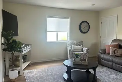 Image de Marvelous 4-bedroom apartment in welcoming Wendell