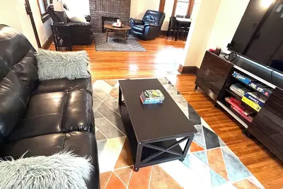 Image de Urban Hideaway\nComo, U of M, Stadiums, downtown Mpls & St Paul, Moa, Msp AirPort