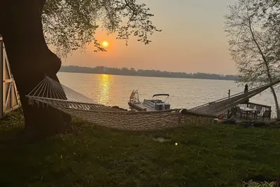 Image de Sunset Cabin 4-bedroom cabin in adorable Dassel perfect for relaxing getaways