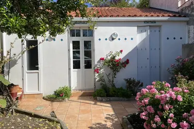 Image de Charmante maison de pêcheur au centre de St Gilles et 10 mn à pied de la plage