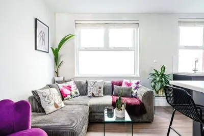 Image de Elegant 2-Bed · Sleeps 4 · Walk to Events