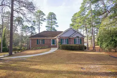 Image de Links & Lake View | Spacious Retreat Near Pinehurst Golf & Village - 8 beds