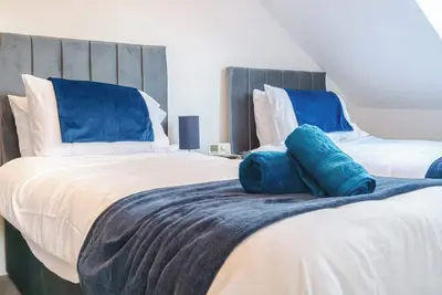 Image de Spacious 4 Bed 2. 5 Bath House - Parking- LongStays