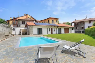 Walnut House Apartment