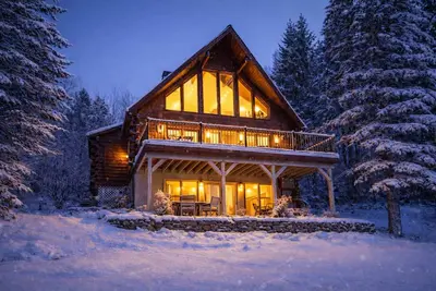 The Bellows House: Views | Deck | Skiing