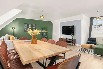 Luno - Super central, flex beds, 2x garage, Ps5