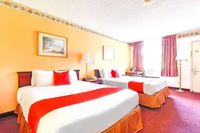 Image de Peaceful Nights Await in 2 Double Rooms Near Jumbo Seafood