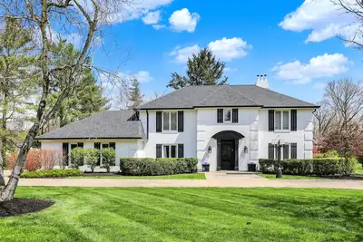 Image de 5800 sqft, 4-5 bedroom house 2 min from highway!
