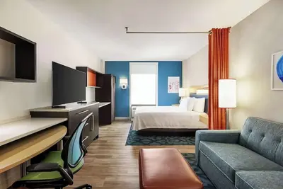 Image de Elegant Nyc-View Queen Studio featuring Inspiring Cityscapes and a Modern Design