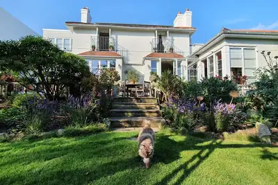 Image de Stunning contemporary vintage seaside house on the hill above Hastings Old Town