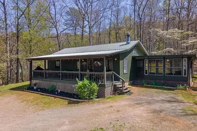 Image de Secluded Franklin Cabin with Mountain Views