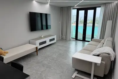 PenthousPenthouse with Private Balconies with Oceanview & Pool