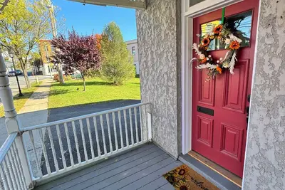 Image de Retreat on Bridge Street - 3 Bed, 2 Bath Luxury Apartment