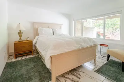 Image de Tranquil Burien Getaway