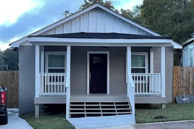 Image de 10 min Walk to Mercedes-Benz Stadium -30+ Day Executive Rental - World Cup 2026