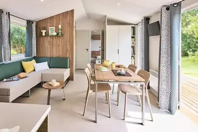 Image de Collection Plenitude - Mobil-home 4 chambres, 2 salles de bain avec spa privatif 8 personnes